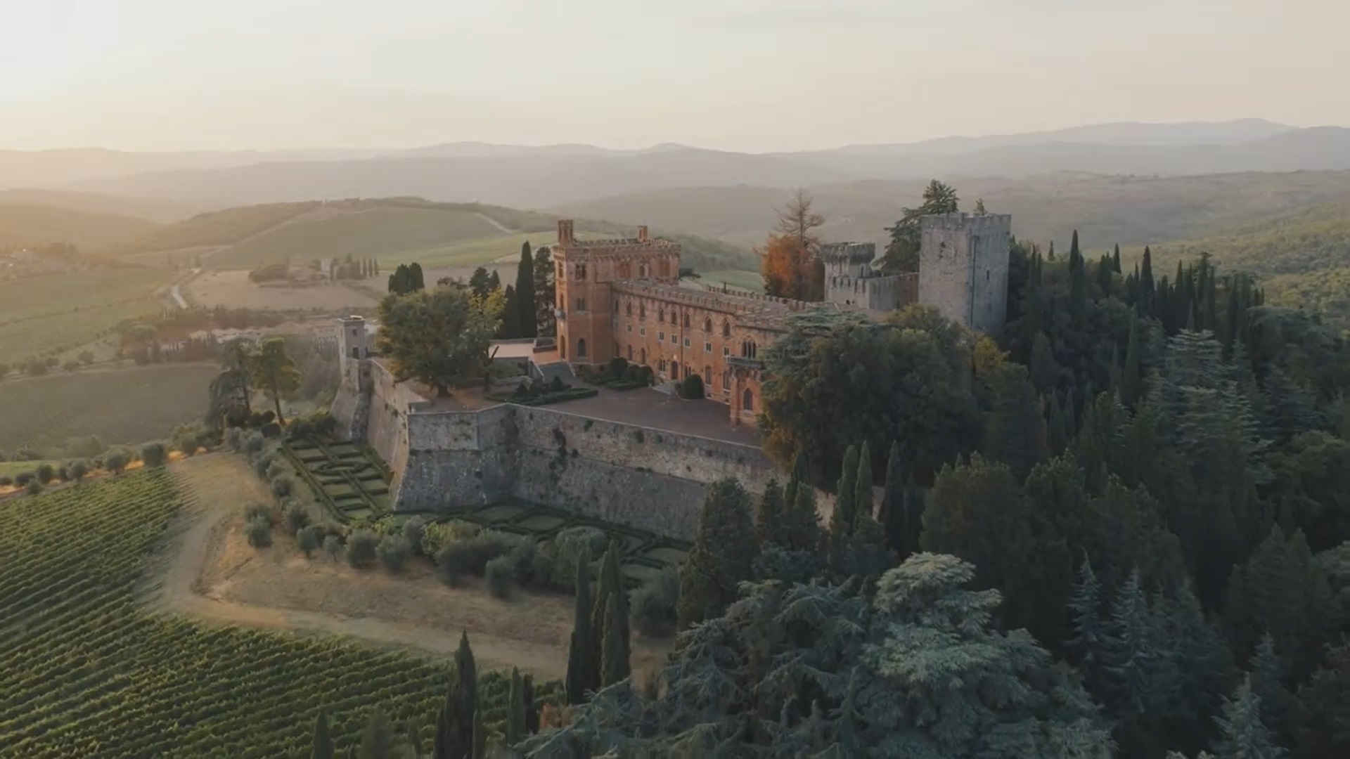 Cinematic wedding videography showreel by LatoFilms